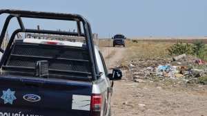 Hallan un cuerpo en estado de descomposici&oacute;n dentro de un canal en Villa Ju&aacute;rez, en Navolato