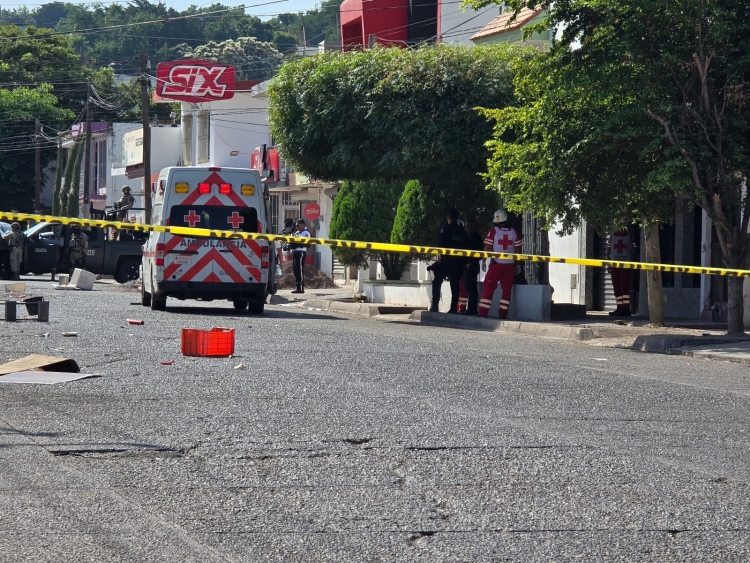 Due&ntilde;o de carreta de mariscos fallece embestido por una camioneta en la Benito Ju&aacute;rez, en Culiac&aacute;n