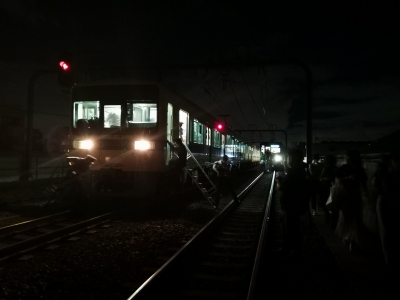 Ataque con cuchillo dentro de un tren en Tokio deja 9 heridos