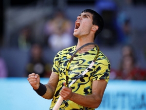 Tenista espa&ntilde;ol Carlos Alcaraz termin&oacute; en la cima por segunda vez en el ranking ATP