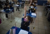 62.5% de los mexicanos prefiere que sus hijos sigan estudiando en casa; 26% los mandar&iacute;a inmediatamente a la escuela