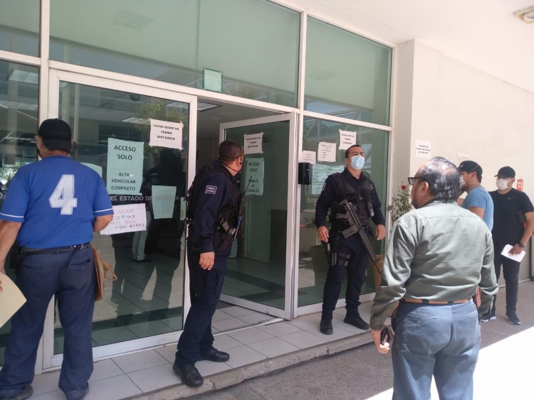 Tras caso de coronavirus, luce hueca la USE por dentro