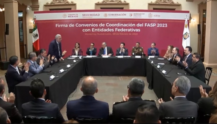 Rocha firma convenio para destinar recursos a seguridad p&uacute;blica