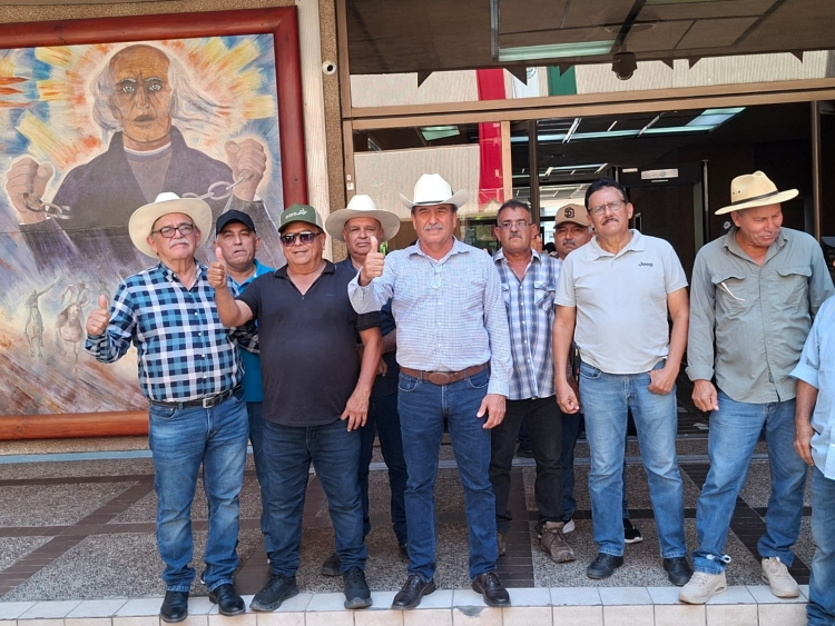 Agricultores buscan audiencia con Presidenta Sheinbaum; acusan que ayer les negaron reuni&oacute;n en Palacio Nacional: Baltazar Valdez, agricultor