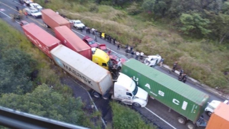 Hay dos menores de edad entre las v&iacute;ctimas de la tragedia en la autopista Siglo XXI de Michoac&aacute;n