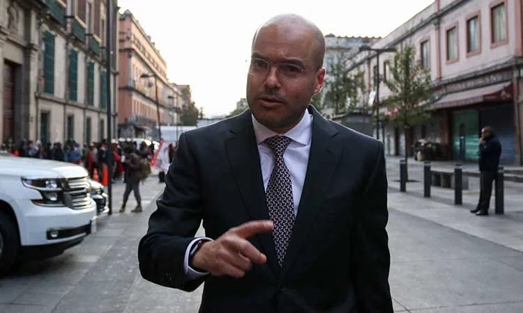 AMLO quita a David Le&oacute;n de distribuidora de medicamentos del Estado tras los videos filtrados