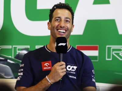 Ricciardo admite que quiere el asiento de 'Checo' P&eacute;rez en Red Bull
