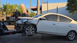 Aseguran dos veh&iacute;culos baleados en la colonia Laureles Pinos en Culiac&aacute;n