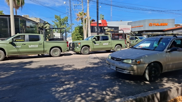 Hallan a un hombre asesinado a balazos en la Colonia Humaya; tra&iacute;a un 'narcomensaje' en el pecho