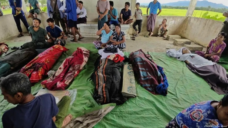 Junta Militar de Birmania mata a 19 estudiantes de secundaria