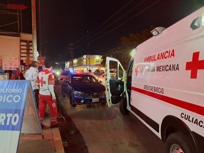 Ciclista result&oacute; lesionado tras ser arrollado por un autom&oacute;vil, en la avenida Patria de Culiac&aacute;n