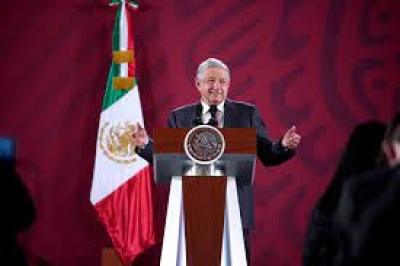 INE rechaza propuesta de AMLO para aceptar firmas en papel para su revocaci&oacute;n de mandato