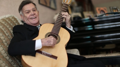 Mur&iacute;o el afamado requintista Cham&iacute;n Correa