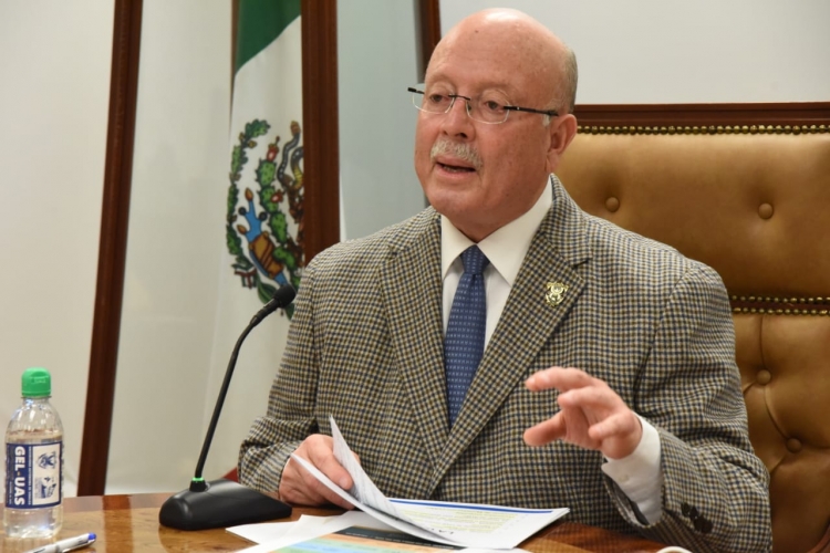 Inicio de vacunaci&oacute;n al sector educativo es acertado y de gran esperanza: Rector JEGL