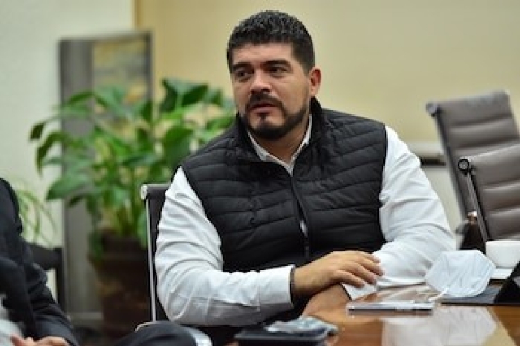 Asesinan de un disparo en la cabeza al Diputado Federal Zenyazen Escobar Garc&iacute;a, en Veracruz
