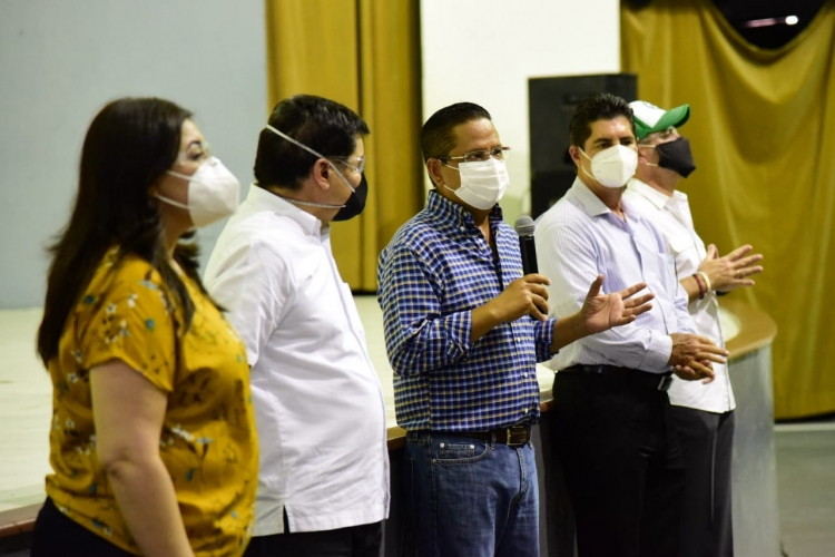 Entregan kits de protecci&oacute;n anti Covid a empresarios alvaradenses