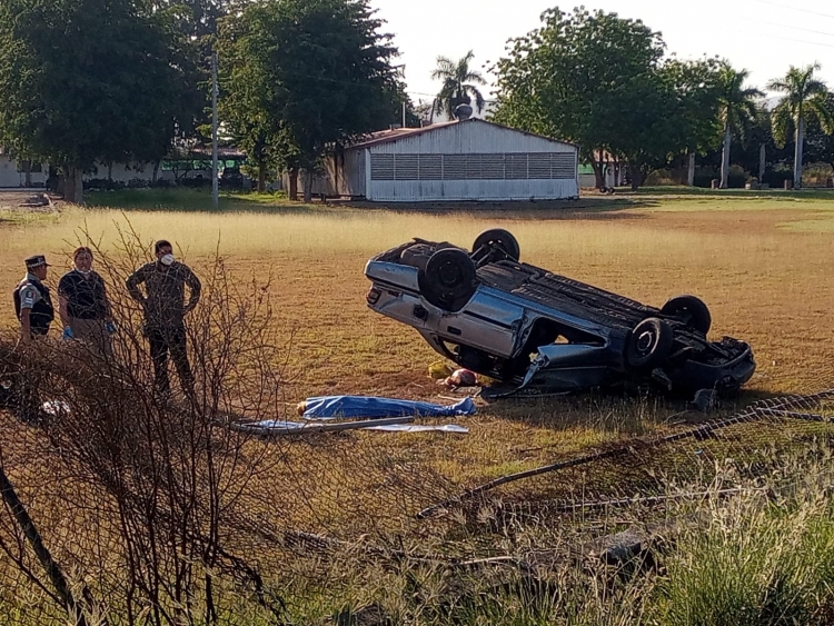 Muere mujer en fatal volcadura en El Lim&oacute;n de los Ramos, Culiac&aacute;n