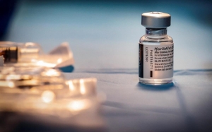 Tercera dosis de Pfizer eleva hasta 11 veces protecci&oacute;n contra variante Delta de covid-19