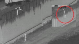 Arrojan a ni&ntilde;o desde el muro fronterizo en San Diego, California