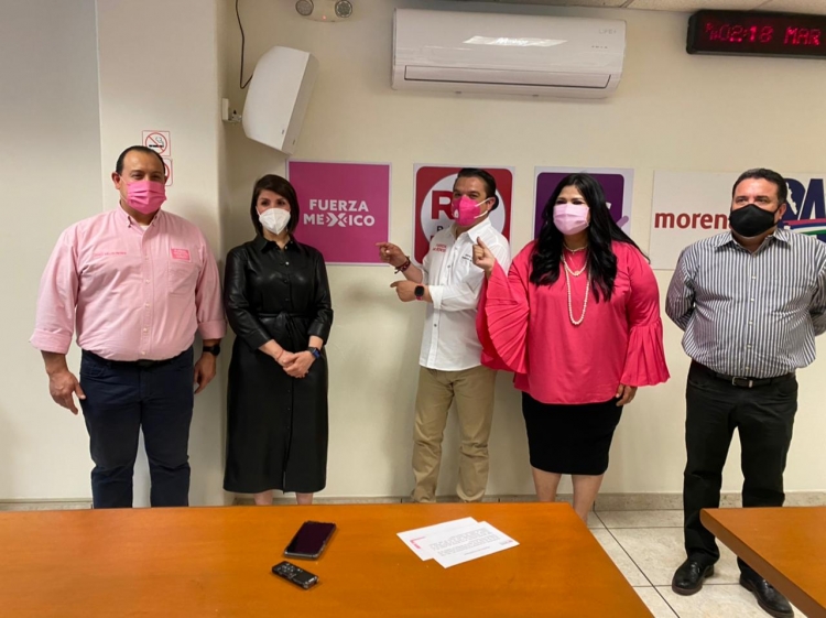 Rosa Elena Mill&aacute;n registr&oacute; su candidatura a la gubernatura de Sinaloa