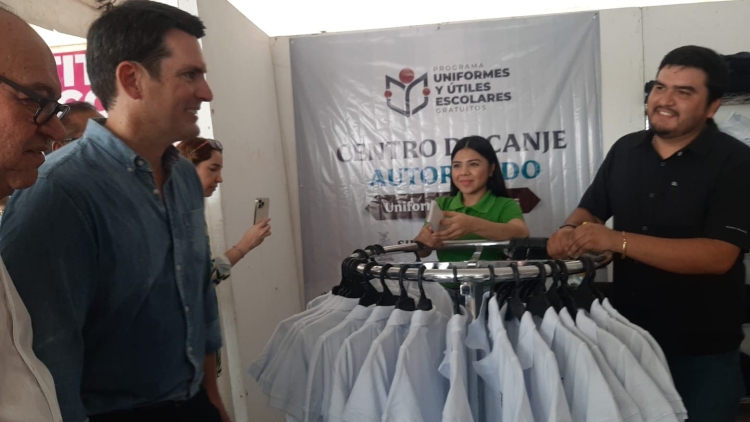Detectan &ldquo;coyotes&rdquo; en programa de &Uacute;tiles y Uniformes Escolares gratuitos