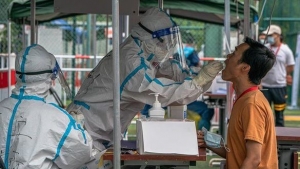 En China afirman tener "controlado" el brote de coronavirus en Pek&iacute;n