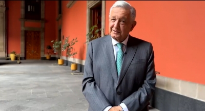AMLO reaparece en video: dice que tuvo complicaciones por COVID19 y que sufri&oacute; un desmayo