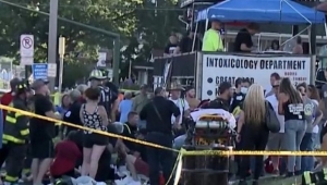 Tragedia en Pensilvania: Hombre atropell&oacute; a una multitud y mat&oacute; a golpes a su madre