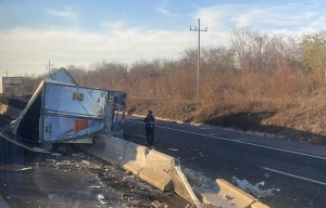 Muere una persona en choque de dos tr&aacute;ileres con remolque, sobre la autopista Mazatl&aacute;n-Culiac&aacute;n