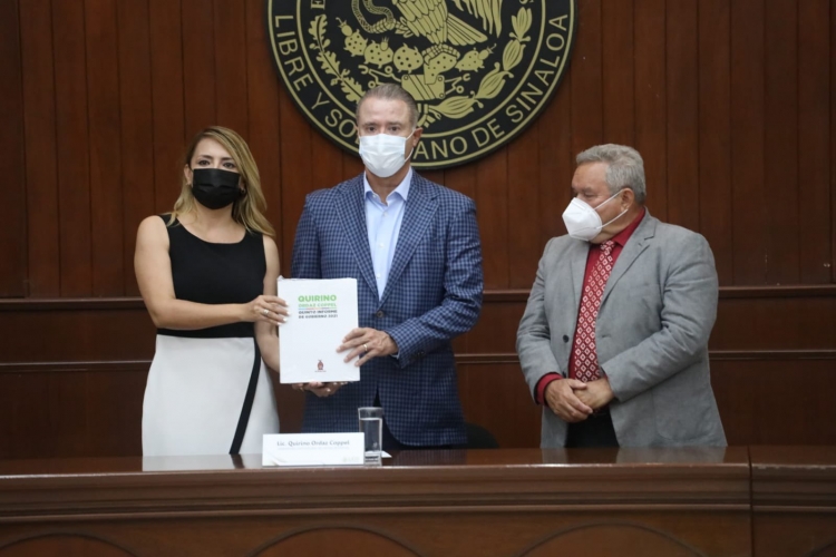 Quirino Ordaz hace entrega de su &uacute;ltimo informe de gobierno