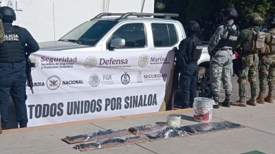 Fuerzas federales y estatales aseguran veh&iacute;culo con arsenal entre los pueblos La Guamuchilera y San Francisco, en Culiac&aacute;n