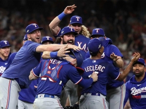 Rangers le gana a los Astros y se instala en la Serie Mundial despu&eacute;s de 13 a&ntilde;os de insistir