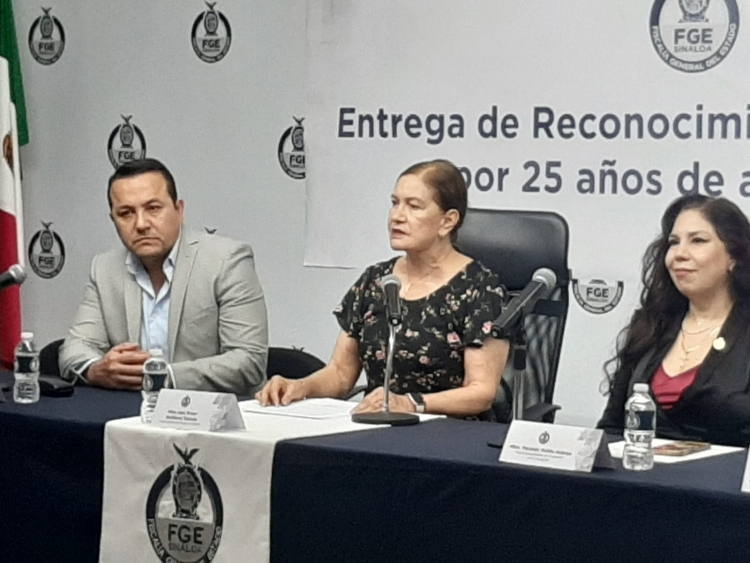 No son una ni dos, &iexcl;son 10! Las denuncias contra el Qu&iacute;mico Ben&iacute;tez: Fiscal de Sinaloa