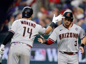 Arizona gana el 2do. juego y empata la Serie Mundial ante Texas; hoy lunes se disputar&aacute; el 3ro. en Phoenix