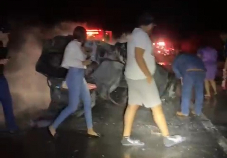 &iexcl;La libran de milagro! Dos mujeres resultan con lesiones en volcadura e incendio de veh&iacute;culo, en Culiac&aacute;n