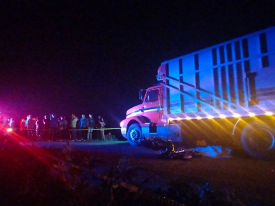 Motociclista muere en choque contra torton, en Culiac&aacute;n