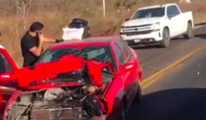 Rescatan a mujer que result&oacute; lesionada en accidente ocurrido en la carretera Internacional M&eacute;xico 15 a la altura de San Lorenzo