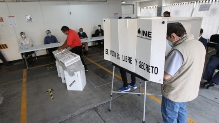 Citibanamex alerta sobre posible depreciaci&oacute;n del peso si Morena gana mayor&iacute;a en Diputados