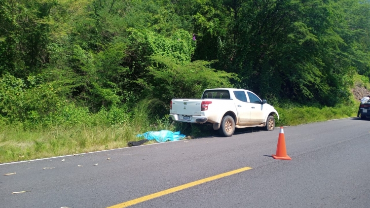 &iexcl;No lleg&oacute; a dar alimento al ganado! Motociclista muere atropellado en carretera a Sanalona, en Culiac&aacute;n