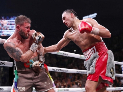 David Benavidez vence a Caleb Plant y lanza reto a 'Canelo'