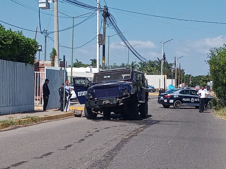Mujer polic&iacute;a resulta herida en choque dentro del Complejo de Seguridad