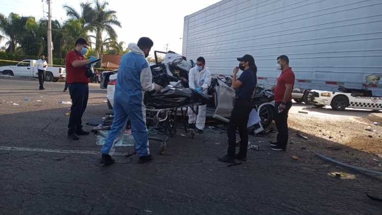 Fatal accidente dej&oacute; tres j&oacute;venes graves en la M&eacute;xico 15; una pierde la vida