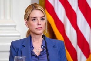 Trump destituye a Pam Bondi como fiscal general