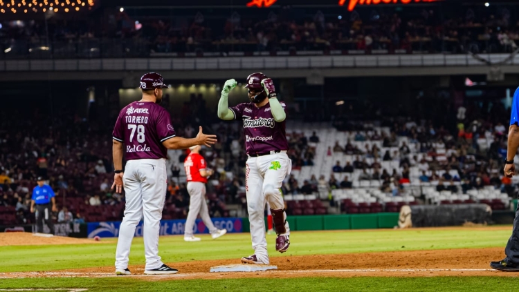 Peg&oacute; Tomateros tremenda paliza a Venados