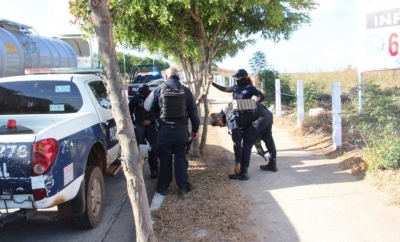 Enfrentamiento entre polic&iacute;as y civiles al norte de Mazatl&aacute;n; hay dos detenidos