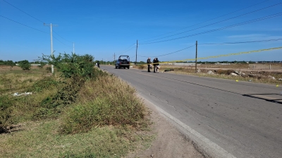 Asesinado y atado de sus extremidades localizan a un hombre en la carretera 'La 50', en Villa Benito Ju&aacute;rez, en Navolato