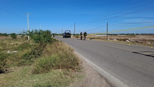 Asesinado y atado de sus extremidades localizan a un hombre en la carretera 'La 50', en Villa Benito Ju&aacute;rez, en Navolato