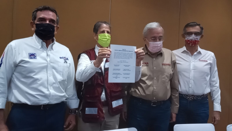 Declina Tom&aacute;s Saucedo a su candidatura a gobernador; se suma a Rub&eacute;n Rocha