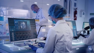 Pfizer inicia estudios de medicamento oral contra Covid-19