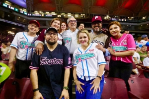 Con casa llena el Gobernador Rocha encabeza cuadrangular del Bienestar de Beisbol con causa